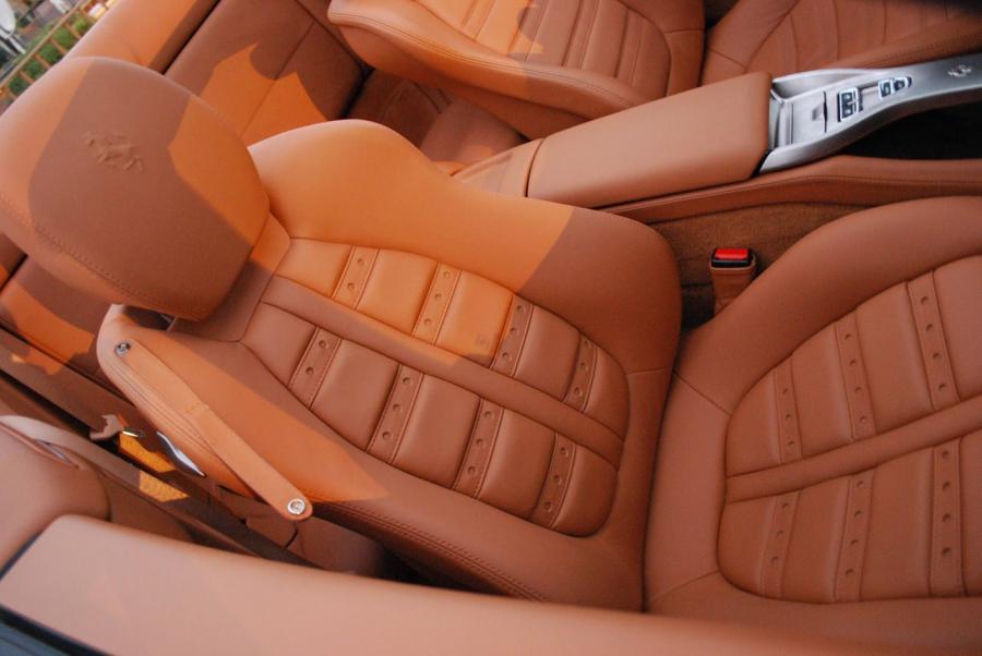 Интерьер Ferrari California 2008 года  (фото 123 из 225)
